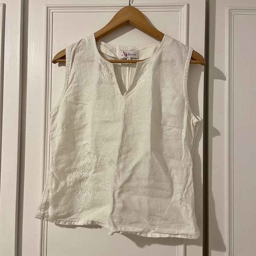 Super cute blouse from vintage brand affinities